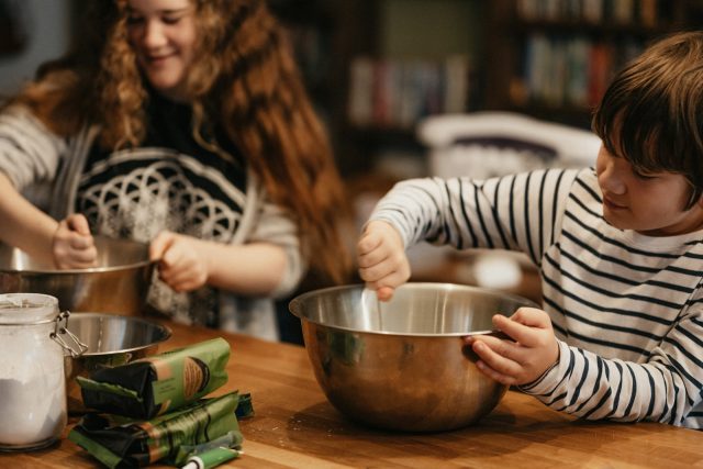 Cuisiner avec des enfants