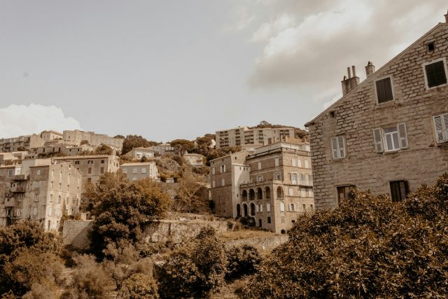 investir dans l'immobilier en Corse