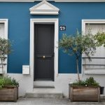 Élevez votre entrée avec une porte d’entrée vitrée élégante